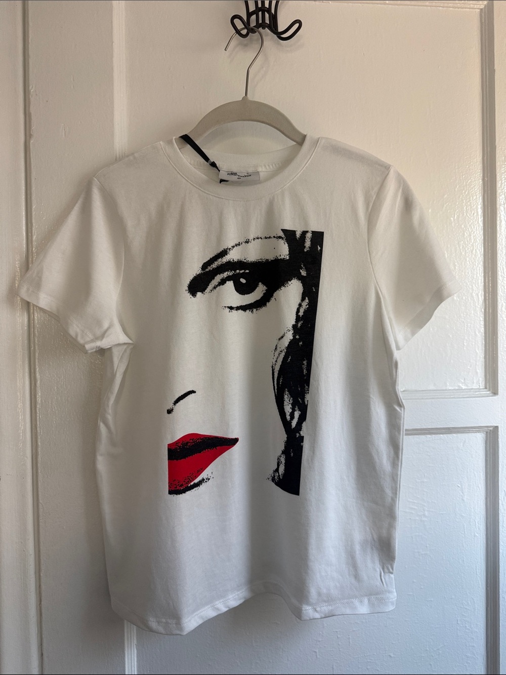 Diane Von Furstenberg White Graphic Face Tee with Red Lip